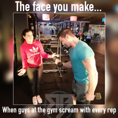 Schreeuwende mensen in de gym